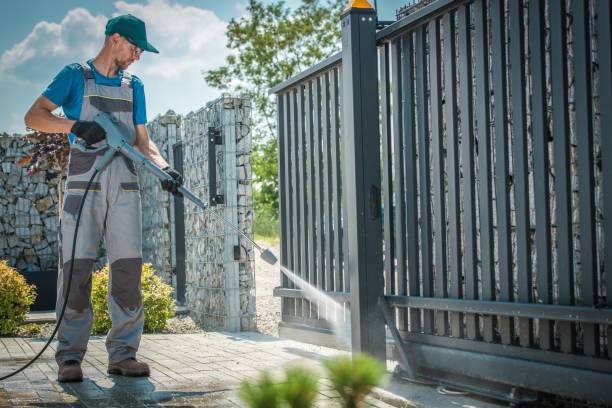 Best Pool Deck Cleaning  in Long Beach, CA